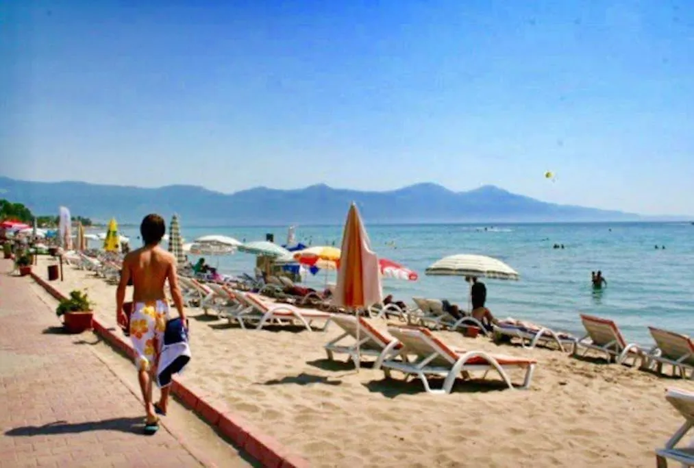Kusadasi Beachfront Flat 0*,  Turkije
